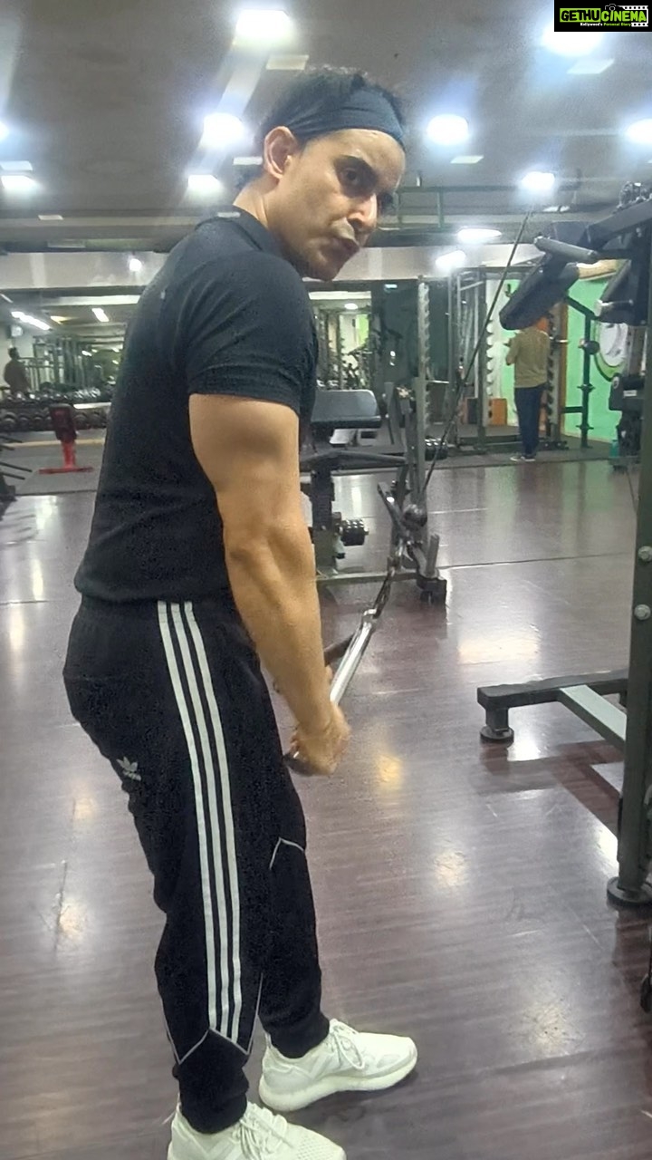 Gautam Rode Instagram - #stayfit #staynatural #keepgoing #nevergiveup #triceps 💪🏻