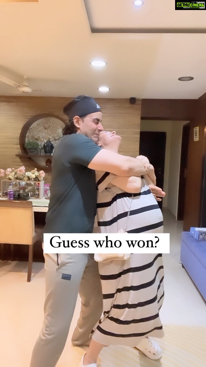 Gautam Rode Instagram - We did go out though.. to the doc .. for the scan! 🥹 The only monthly outing I’m getting these days! 🥴🙃🙄 But also the only monthly outing I look forward to the most! 🫶🏻🫶🏻🧿🧿 #pregnancy #everydayscenes #dontmissmommybombing #fighting #husbandandwife #mommyanddaddy #preggo #bump