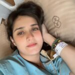 Gautam Rode Instagram - A June story! 🫶🏻🧿 #feetandchips #rodegautam #forlife #rodelife #hospitalscares #morenaps #lessgrwm #pregnant #thirdtrimester #realness #insomnia #swollenfeetinwater #kaftans #naptime #bedrest #oldclothes #footorface #whosprettier #juices #love #bump Mumbai, Maharashtra
