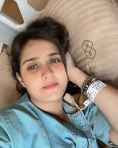 Gautam Rode Instagram - A June story! 🫶🏻🧿

#feetandchips #rodegautam #forlife #rodelife #hospitalscares 
#morenaps #lessgrwm #pregnant #thirdtrimester #realness #insomnia #swollenfeetinwater #kaftans #naptime #bedrest #oldclothes #footorface #whosprettier #juices #love #bump