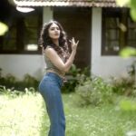 Gayathri Suresh Instagram - Kaavaala ✨ 🎥 : @vibinraveendhran_ Styling : @gayathri_r_suresh Hairstyle: @lstudio_salon_spa
