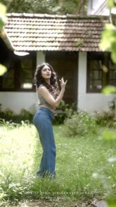 Gayathri Suresh Instagram - Kaavaala ✨

🎥 : @vibinraveendhran_ 
Styling : @gayathri_r_suresh
Hairstyle: @lstudio_salon_spa