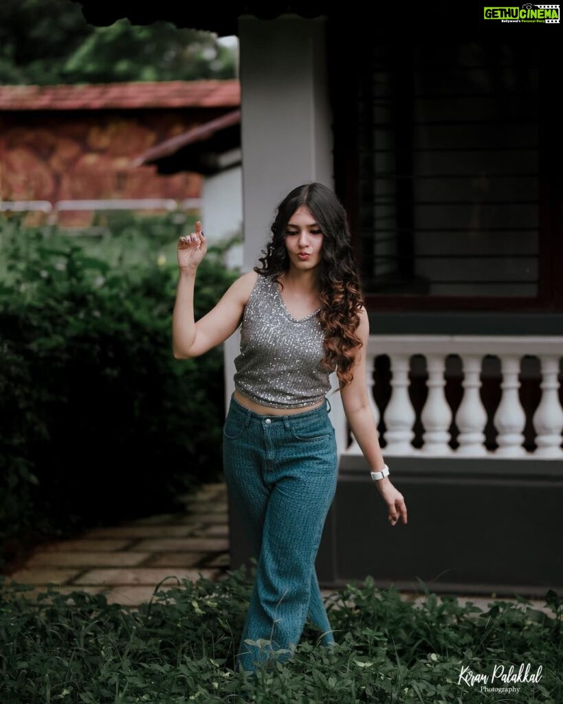 Gayathri Suresh Instagram - @gayathri_r_suresh 🦋💜 . #gayathrisuresh #gayathri #gayathrisureshlovers #reels #reelitfeelit #reel #réel #reelsinstagram #reelkarofeelkaro #reelsvideo #reelit #reelindia #reelsinsta #reelitfeelit❤❤ #reelinstagram #reeltoreel #reelsviral #reellife #reelskarofeelkaro #trending #trendingsongs #trendingnow #kerala #keralagodsowncountry #kochi #modelsinkochi Kerala - God's Own Country