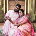 Gayathri Yuvraaj Instagram - A part in the million emotions and immense joy in the little miracle growing inside. @gayathri_yuvraaj @yuvi_smart @purpletreeprojects (Use headphones) #trendingsongs #vijaysongs #reelsinstagram #trending #babyshower #fun #enjoyment #serialactress #couple #photographylovers #gayathriyuvaraj #vijaytv #baby #babyshower #oncemore Kay-Em Spectra