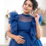 Gayathri Yuvraaj Instagram - Every woman is a queen, and we all have different things to offer!! 🦋🦋 Makeup @profile_makeover Hairstyle @mani_stylist Photographer @dilipkumar_photography Jewel @new_idea_fashion Dress & location @artista_propshop