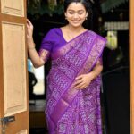 Gayathri Yuvraaj Instagram - 💜 @wear_n_shine.collection