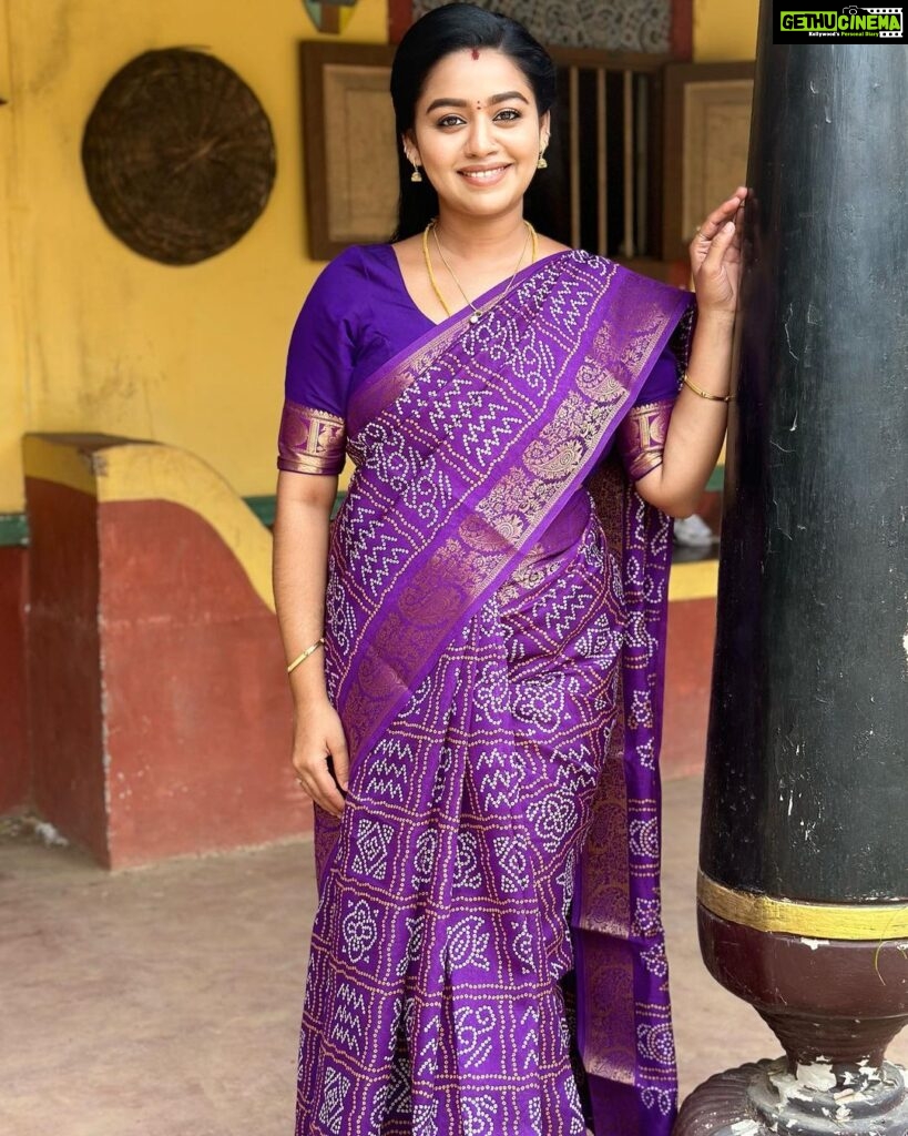 Gayathri Yuvraaj Instagram - 💜💜💜 Saree @wear_n_shine.collection