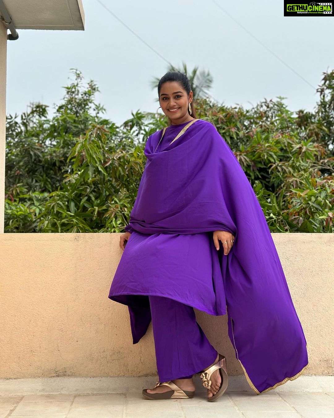 Gayathri Yuvraaj Instagram - 💜💜 👗 @_fabern