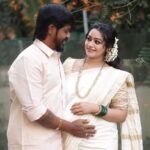 Gayathri Yuvraaj Instagram - 🌼🌸🌼 Makeup @elegant_bridalstudio Saree @kaarigai.sarees Blouse @elitebridalstore Jewel @new_ideas_fashions Photography @weddingsby_gk Retouch @editors_desktop