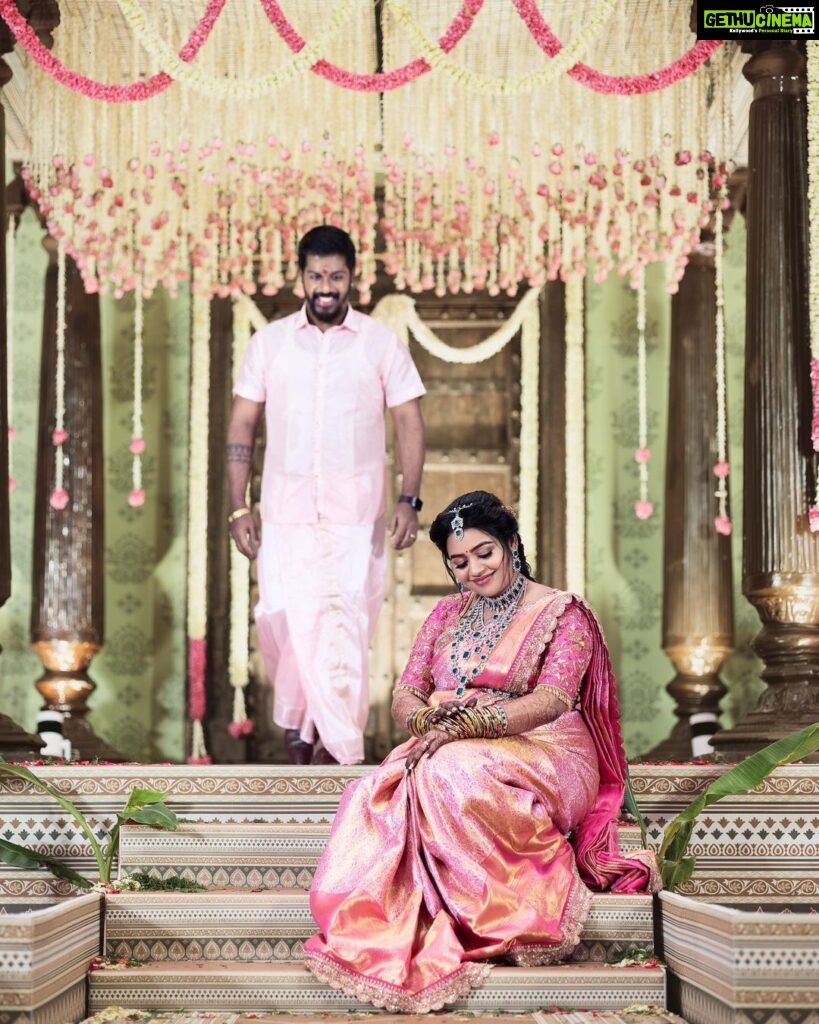 Gayathri Yuvraaj Instagram - Feeling the special moments of parenthood ❤❤ We thank each and every soul who showed your love and support for this special day ❤🤰👨‍👩‍👧‍👦 Decor and setup by @purpletreeprojects Shot by @oncemore.photography Makeup artist @profile_makeover Hair stylist @mani_stylist_ Yuvi makeover @chella_hair_makeup Saree from @pachaiyappas_silks Yuvi wardrobe designer @shahid_7creations Material @sreekamakshisilk Jewellery @new_ideas_fashions Blouse and saree designed by @tweety_threads Florals @blossom_bridal_flowers Mehendi @aravinth_mehendi_makeup Event directors @yuvi_smart & @savitha_prakash from @purpletreeprojects #babyshowers #blessings #happyfamily