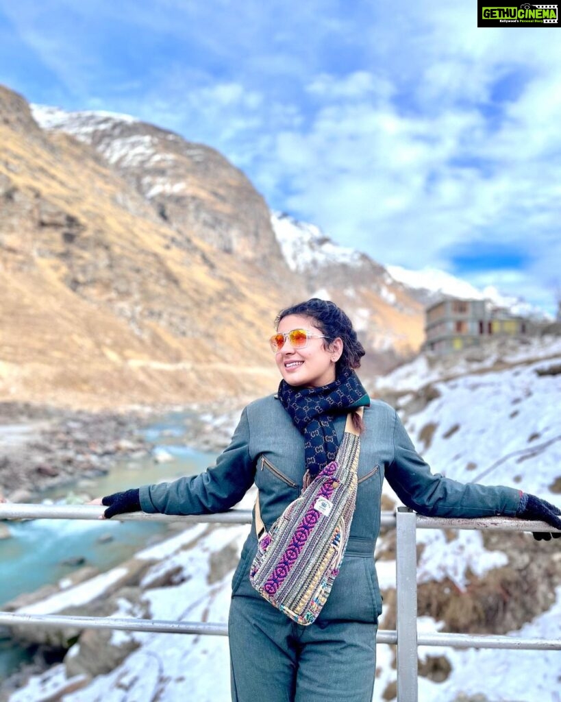 Geetika Mehandru Instagram - Live for moments you can't put into thoughts... #vacation #manali #ootd #koksar #snowday #winteroutfit #winter #friendswhotravel Koksar