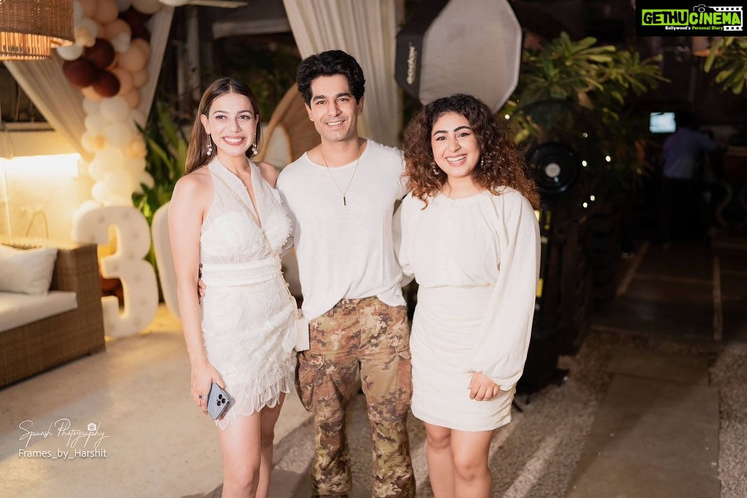 Geetika Mehandru Instagram - "🎉Celebrating Palak's special day! 🥳 To the friend who's a constant source of support and thoughtfulness, here's to you! 💖 Keep shining and growing, because you deserve all the happiness. 🎂🎈 @palak.purswani @geetikamehandru @shaangroverr @harshit_sid #BirthdayLove #FriendshipGoals" Mumbai - मुंबई