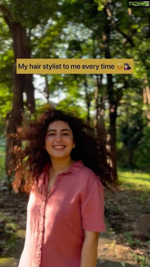 Geetika Mehandru Instagram - Curly hair girls be like 😉 @geetikamehandru #reelsitfeelsit #reelkarofeelkaro #trendingreels #khayaal #geetikamehandru #curlyhair