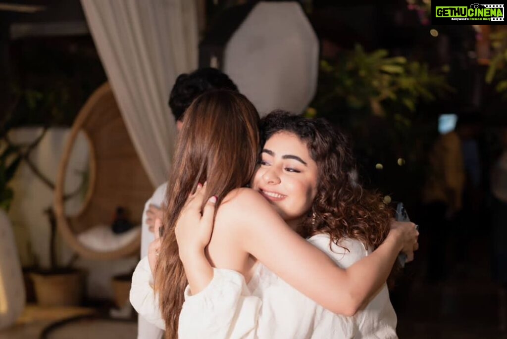 Geetika Mehandru Instagram - "🎉Celebrating Palak's special day! 🥳 To the friend who's a constant source of support and thoughtfulness, here's to you! 💖 Keep shining and growing, because you deserve all the happiness. 🎂🎈 @palak.purswani @geetikamehandru @shaangroverr @harshit_sid #BirthdayLove #FriendshipGoals" Mumbai - मुंबई