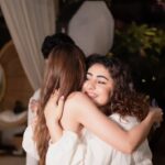 Geetika Mehandru Instagram - "🎉Celebrating Palak's special day! 🥳 To the friend who's a constant source of support and thoughtfulness, here's to you! 💖 Keep shining and growing, because you deserve all the happiness. 🎂🎈 @palak.purswani @geetikamehandru @shaangroverr @harshit_sid #BirthdayLove #FriendshipGoals" Mumbai - मुंबई