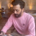Genelia D’Souza Instagram – Our song teaser of #vedlavlay was supposed to be out on 19th but our gracious bhau @beingsalmankhan launched it today on @riteishd‘s birthday – a sweet surprise was the best gift for him (obviously he had no clue). Thank you salman bhau & Happy Birthday NAVRA .