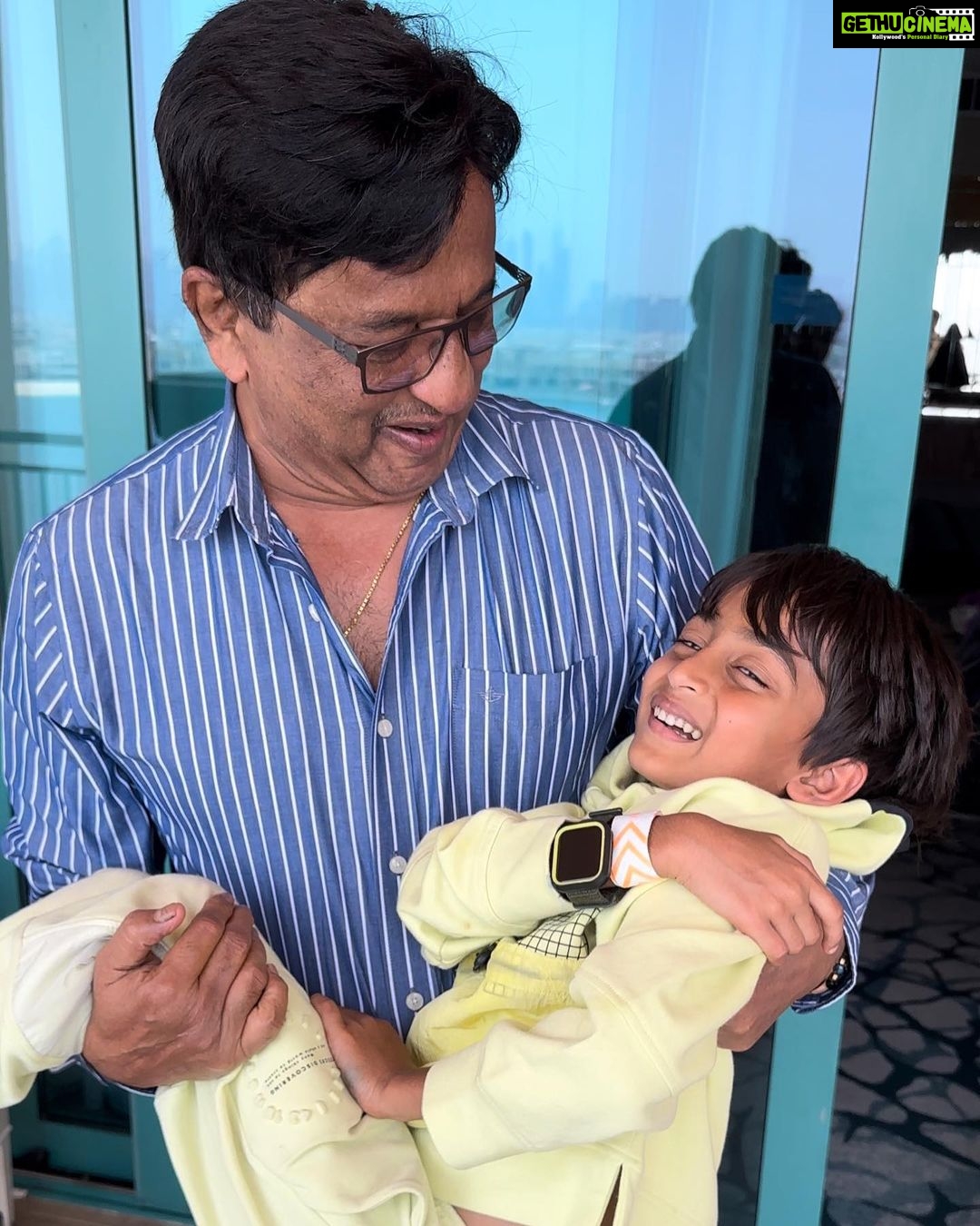 Genelia D'Souza Instagram - My Dearest Pops, Happy Father’s Day, I often feel Dad’s don’t get enough credit and while i don’t believe just one day can do justice, I feel like like it’s at least that day we stop, think and are ever so grateful for our dads .. Thank you for being the best Dad And Riaan and Rahyl’s best friend We Love you 💚