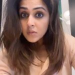 Genelia D'Souza Instagram - Because it’s sooooooo hot Ek Reel toh Banta hai 🌞🌞🌞🌞🌞 #summerreels #funreels #reelkarofeelkaro