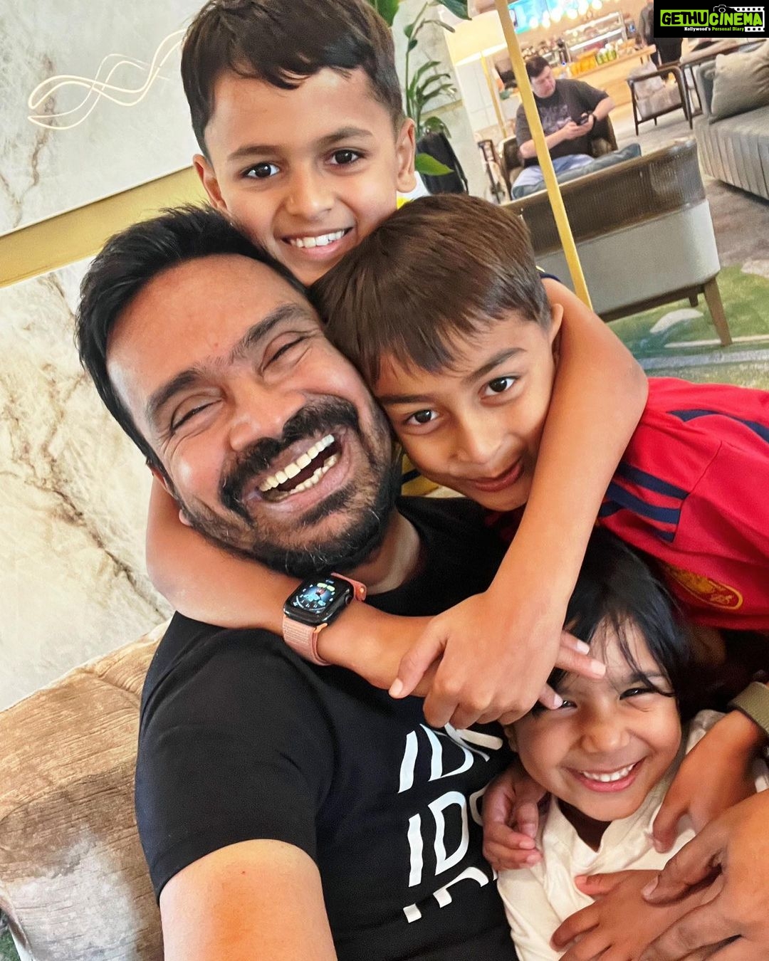 Genelia D'Souza Instagram - My Dearest Mushtaq, I want to thank you from the bottom of my heart, for being a part of me, a part of us, a part of our kids, a part of our family because I canโt imagine it any other way.. As one grows older, one realises, there are just a handful of people you want to grow old with, that you are most comfortable with and that you canโt do a day without that person and that my dear friend is you Have a beautiful day and a wonderful year ahead- I Love you ๐ณ๏ธโ๐ Happy Birthday Dearest @mushtaqshiekh ๐๐๐