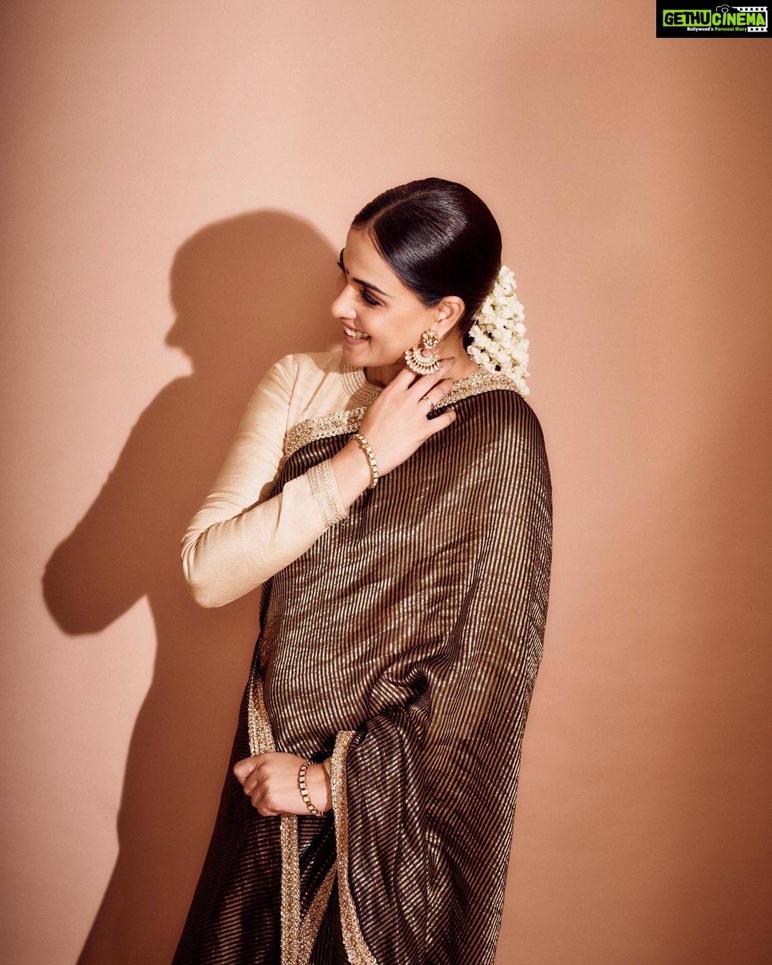 Genelia D'Souza Instagram - “Plant smiles Grow giggles Harvest Love 💚” Styling @castelino_priyanka Outfit @_deepthee_ Jewellery @karishma.joolry HMU @rishinaacharya Photographer @dp_dineshprajapati Team @rohnpingalay