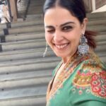Genelia D'Souza Instagram - This week my niece Nitara whose all of 2 years invited me to her concert at her school @earlywonders And guess what it was going to be held in my college auditorium.. @standrewscollegemumbai — Now that’s what I call truly special💚 The same entrance The Same steps to my college The basketball court where we have had so many college test and socials And then the good old auditorium And of course my little baby girl performing on the same stage I once performed many years ago Got me all nostalgic College memories are just that all that and more #reelsoriginal #thegdlife #reelswithheart💚 @ensaluja