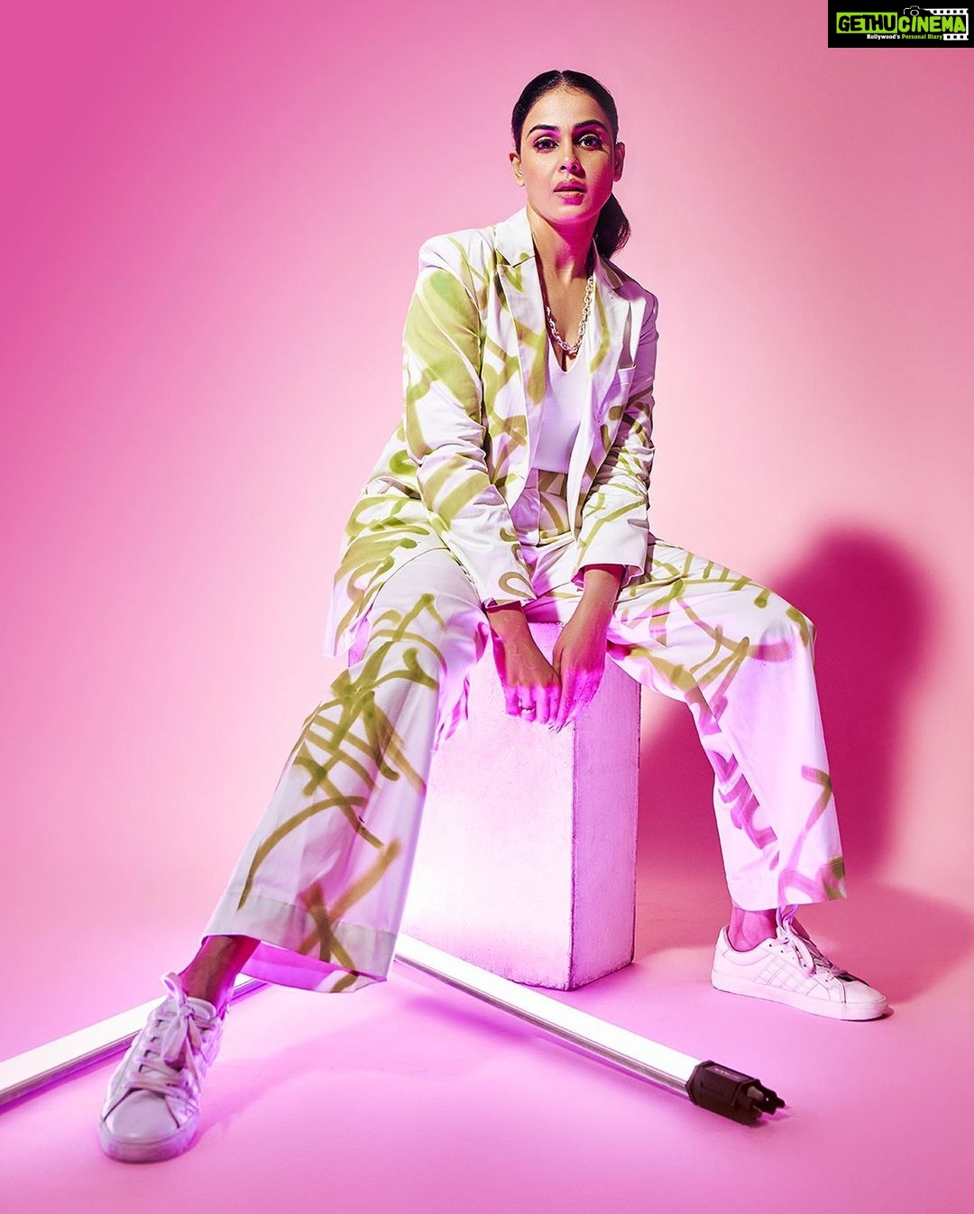 Genelia D'Souza Instagram - They said this week is for Barbie I said sure but after “Trial Period”😜😜😜😜 Trial Period streaming on Jio Cinema @officialjiocinema @pictureschrome Managed by - @chandnidholakia1989 @ayushpadukone Styling - @castelino_priyanka Outfit - @motifbyudhaymahajan x @meenswear_ Accessories - @mkjewels_india Makeup - @rishinaacharya Hair - @kromakaysalon @jyoti_love13 Photos - @harneshjoshi