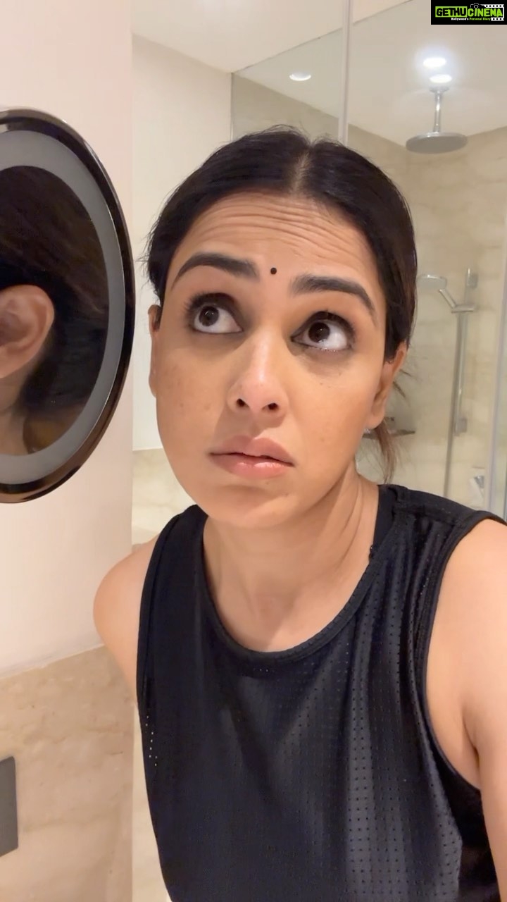 Genelia D'Souza - 1.5 Million Likes - Weekending with some fun 💚💚💚
Happy Saturday