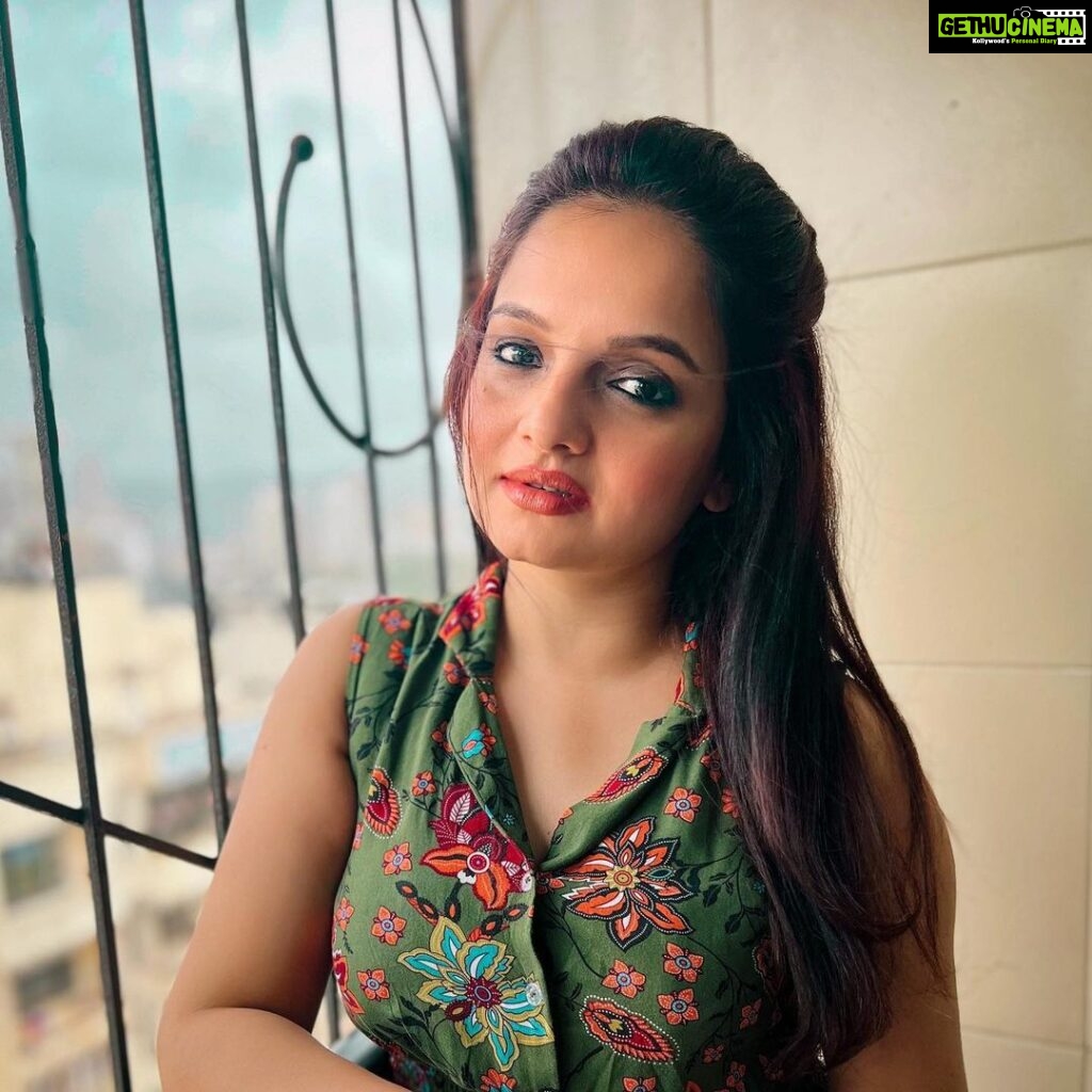 Giaa Manek Instagram - “Life is too short for anything less than intense moments that take your breath away." . . . #monday #mondaymood