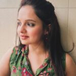 Giaa Manek Instagram - Finding solace in the simple moments, sitting on the balcony, gazing through the window . . . . #balconyviews #windowstotheworld