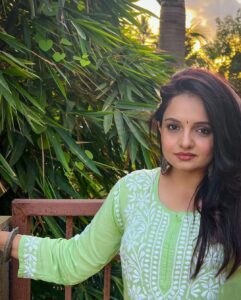 Giaa Manek Instagram - When the doors of perception are opened ,things will appear as they truly are .
.
.
.
#throwback🔙  #tuesday