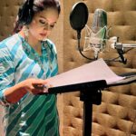 Giaa Manek Instagram - Dubbing diaries ! #kaamchaluhai 🎥 #comingsoon