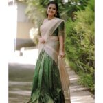 Gopika Anil Instagram – Elegance is not being noticed, it’s about being remembered ! ♥️✨
.
This beautiful bottle green dhavani designed by @thanz_muhammed 
@thanzscouture 🥰
Jewels : @amyra_rental_jewels 
📸 @sarathsanilphotography 
.
#onamseason #onamfestival #celebration #asianet #starnight #maveli #thanzcouture #amyrajewels #pictureoftheday #ootd #ethnic #elegance #gopikaanil #gopsgopikaanil