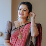 Gopika Anil Instagram – Jewellery reflects who you are ! 🥰
I m in love with this antique collection from @jewellish_rental_jewels ♥️😘 
💄@azhak.makeover 
📸 @adithyan_photography_ 
.
#traditional #keralawedding #jewellishrentaljewels #antiquecollection #antique #loveforantiques #pictureoftheday #instagrammers