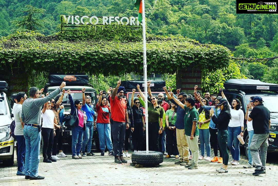 Gul Panag Instagram - Meet the indomitable team of women breaking barriers, scaling obstacles and charting their own course! It is so uplifting and inspiring to be in the company of such accomplished women. Thank you for being here. @sangeetahkamath @panitavirmani @namrata.arora.92 @shanthi.rangaswamy @dr._rush @moodybanjaran @swatysmalik @harisingh.rallying @shilpamorwal @vartika.arora.10 @autodidactasoul @sharmashalvi @neetibassi @cinemonkofficial @achyutphotography @naazu_sidhu A big thank you to @harisingh.rallying for making everything possible. Literally. Thank you to @cinemonkofficial @achyutphotography for capturing these moments. And last, but not least, thank you to the incredible team at @mahindraadventure for their vision. #womenwithdrive #zanskarexpedition #mahindraadventure #drivetechindia