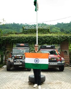 Gul Panag Instagram - Where the mind is without fear, and the head is held high…..

🇮🇳🇮🇳🇮🇳🇮🇳🇮🇳🇮🇳🇮🇳🇮🇳🇮🇳
Wishing everyone  a very, very happy Independence Day.

#harghartiranga 

Thank you @mahindraadventure for this incredible opportunity.

Thank you @cinemonkofficial  @achyutphotography , @swatysmalik and @moodybanjaran for the photos.

#WomenWithDrive #zanskarexpedition #drivetechindia