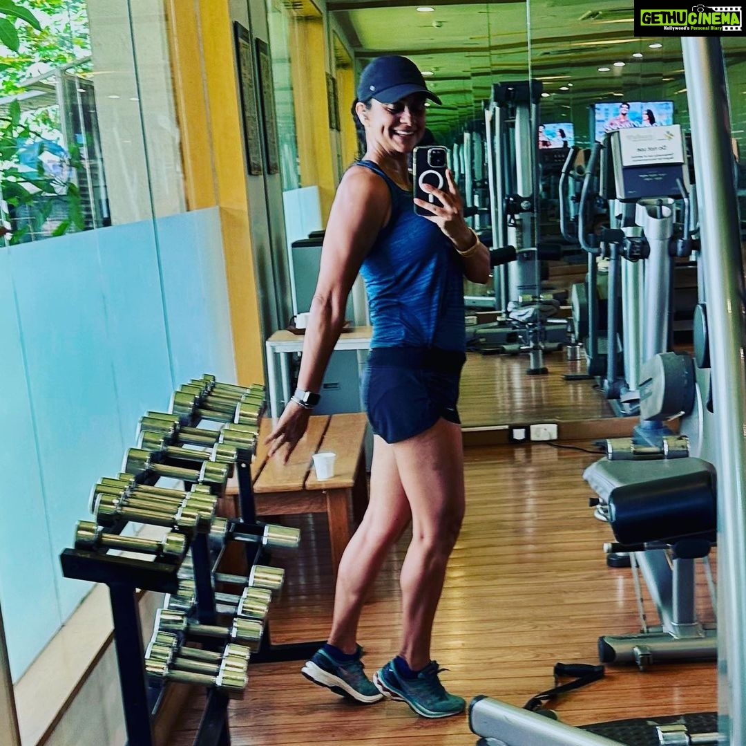 Gul Panag Instagram - Hustle and Flow. Or remain committed to your goals, but be flexible in your approach. Or make a plan ( because nothing ever happens without a plan) and go with the flow. Improvise. Or OODA. Observe. Orient. Decide . And Act. It’s all the same. And it works for pretty much everything. Life . Parenting . Fitness. Work. Entrepreneurship. Travel. Speaking of fitness, consistency and flexibility - always hold me in good stead. With training. With food. And progress not perfection. Last few weeks I’ve been very consistent. Despite a flight a week, on average. And I have patted my self on the back. Now, I’m on the road ( well not literally - lots of travel featuring trains , planes and automobiles), for nearly two weeks , and I’m terrified of losing my progress. 😅 Let’s see! How will I remain consistent? Will I let one bad day, one bad meal throw me off? Or will I get back in the saddle ? Varca, Goa