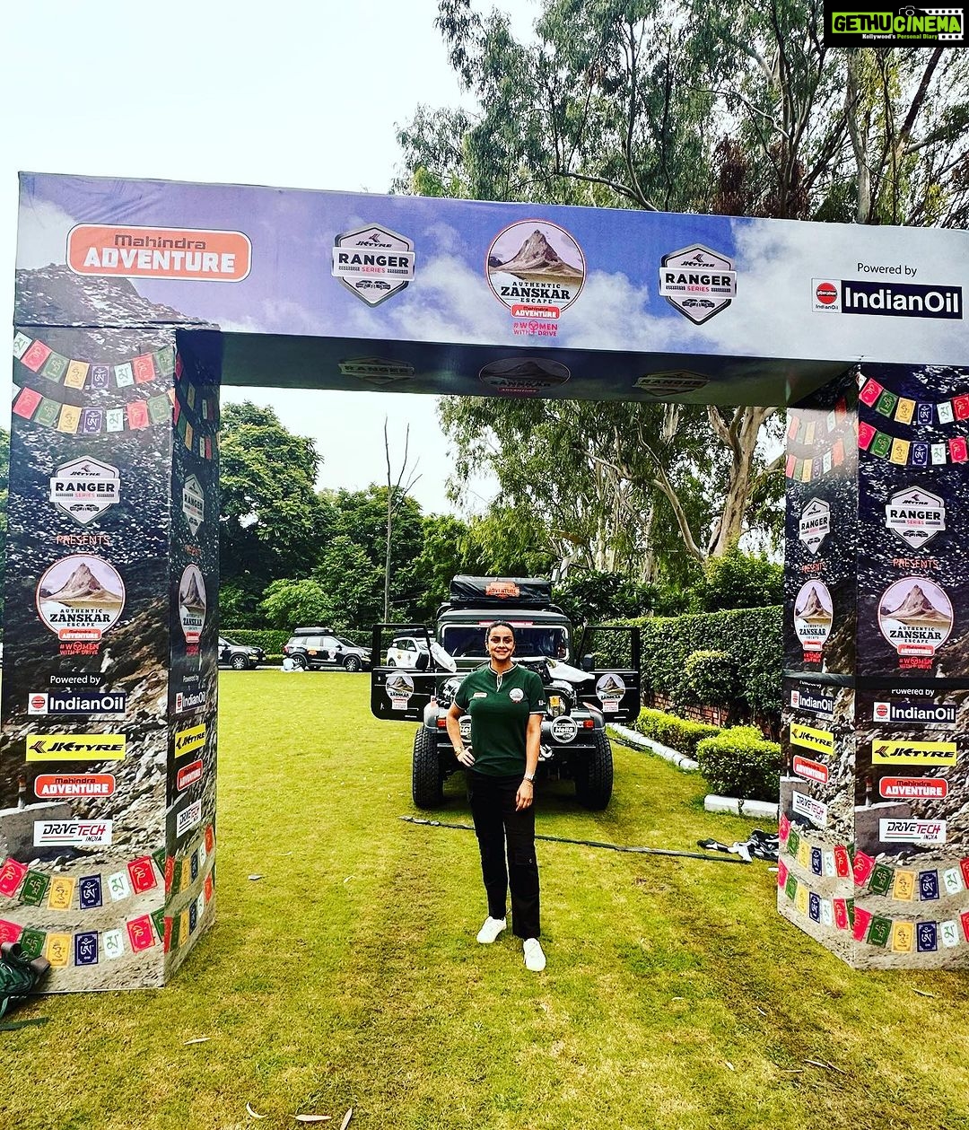 Gul Panag Instagram - All set !! Excited to be part of a tribe of inspiring women as we embark on this first of its kind adventure! #WomenWithDrive #AuthenticZanskar #mahindraadventure #drivetechindia @mahindraadventure @_drivetech @harisingh.rallying @bimbra4x4 @nomadadventuresoverland