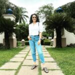 Gul Panag Instagram - Goa blitz. And photo dump. Thank you @uditaanand for taking care of the cub while I went hunting.😅 Thank you @clubmahindra for being great hosts as always ! The Varca property remains my favourite. It was the first property we came to when we became members in 2003 . We’ve come back to you three times with Nihal and it’s more fun for us as a family each time we come. 😅 Varca, Goa