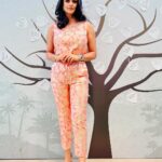 Gul Panag Instagram - She is made of Stardust. Shining is her Natural State. @gulpanag for Sustainable Organisation Awards @the_economic_times #GSASO2023 #planetbuddy Outfit by @katespadeny Jewellry by @anaqajewels Styled by @vibhutichamria MUA @deepak_pawar03 Hairstylist @asiya.ansari