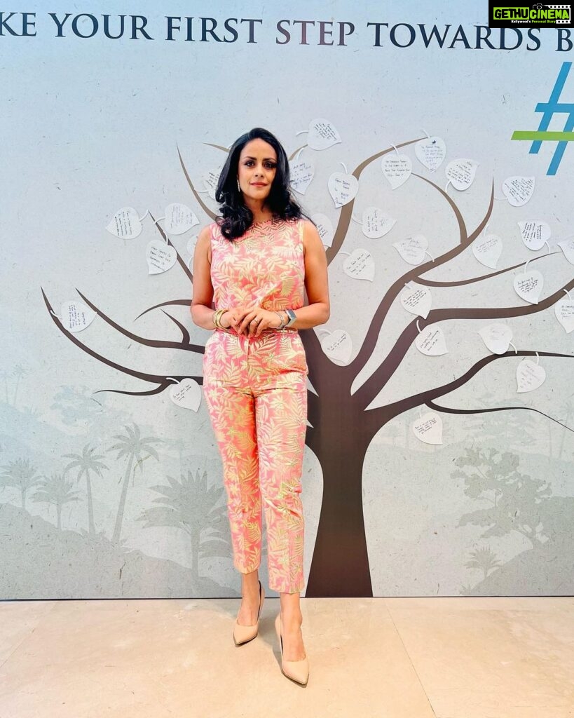 Gul Panag Instagram - Sustainability is not an option. It’s now a compulsion. A big thank you to Economic Times for making me part of the Sustainable Organisations Awards - a platform that acknowledges and recognises organisations that are raising the bar when it comes to incorporating sustainable practices. While one doesn’t work for rewards, it’s certainly is encouraging to be awarded and inspire others to follow suit. . . . . . . Outfit by @katespadeny Jewellry by @anaqajewels Styled by @vibhutichamria Make up @deepak_pawar03 Hair @asiya.ansari The Westin Mumbai Garden City
