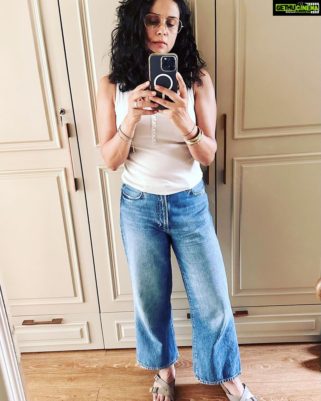 Gul Panag Instagram - My selfie game needs some work. Here’s the last few weeks of me looking at myself wondering- 1. Am I being good wife? 2. Am I being a good mother? 3. Am I being a good person? 4. Am I am doing my best? 5. And, how am I looking?
