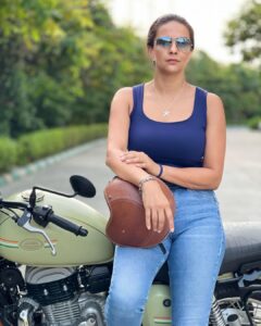 Gul Panag Instagram - Hello Weekend, let’s ride ? . . . @jawamotorcycles @vardenchi