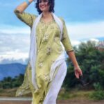Hamsa Nandini Instagram - Curating my life to live slowly, cutting things out until I am left with what I love, with what's necessary and just what makes me happy. Thanks to the amazing volunteers of Isha Foundation for re-intoducing me to myself. 🤗 . #swanstories Isha foundation, Coimbatore
