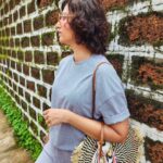 Hamsa Nandini Instagram – Florentine, flip flops n frizzy hair. 
.
#caffreal #swanstories Goa, India
