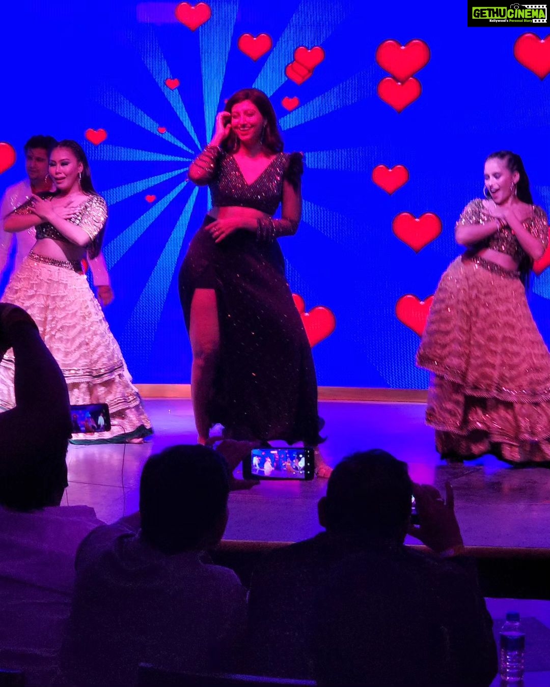Hamsa Nandini Instagram - Showtime! 💃 . #swanstories Grand Hyatt Goa