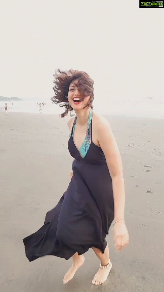 Hamsa Nandini Instagram - "Dancing to the rhythm of freedom, one sunset at a time". Where freedom meets fun, thats where you'll find me. Wishing you all a Happy Independence Day!🇮🇳 . #swanstories