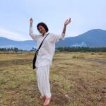Hamsa Nandini Instagram - To pause, to make space, to collect your thoughts, to remember, to face the next moment and to choose. Just breath. This International Yoga Day, let's just remember to breath. . #adiyogishiva #breathwork #yogaday2023 #swanstories Isha Yoga, coimbatore, Tamil Nadu, India