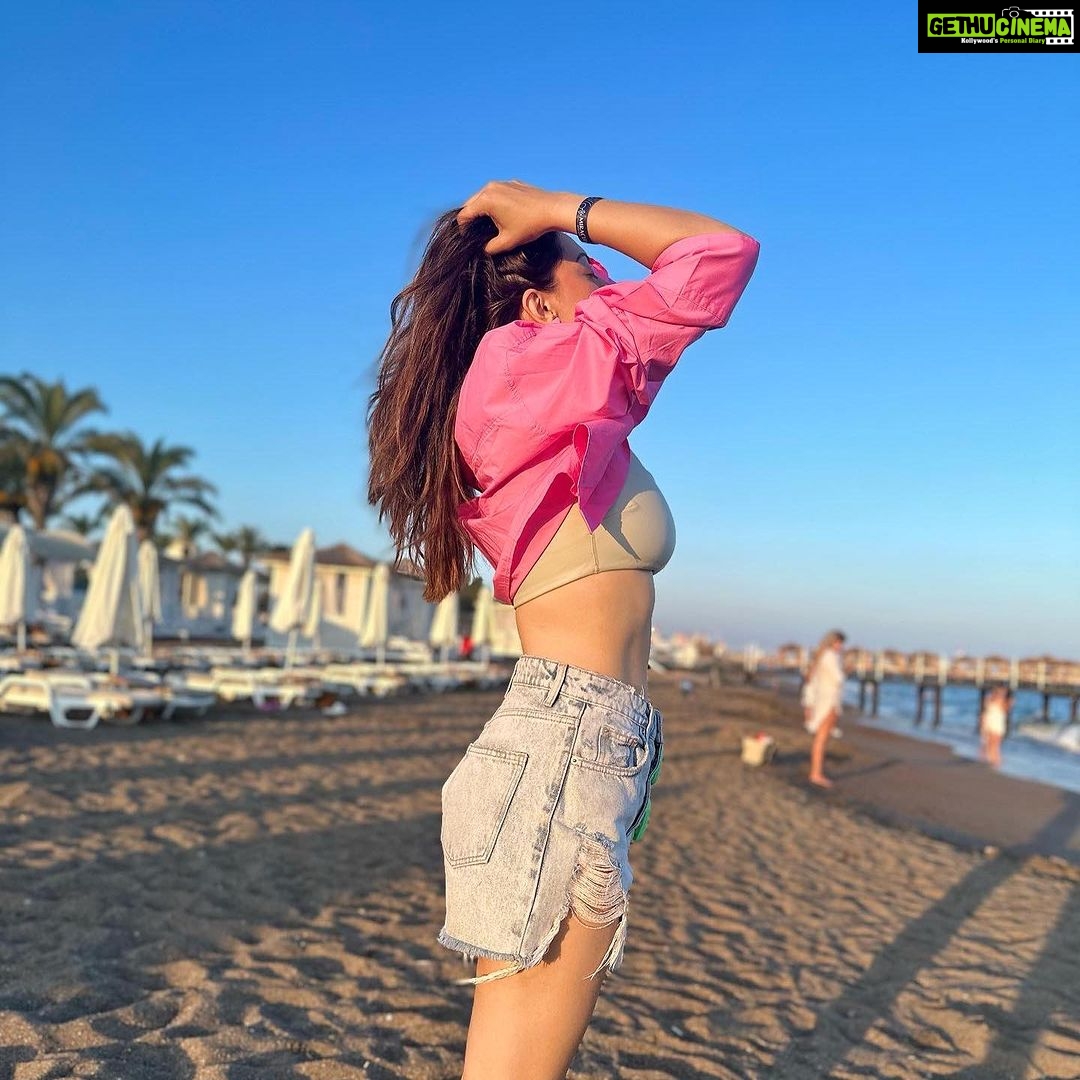 Hansika Motwani Instagram - 🌊 Antalya, Turkey