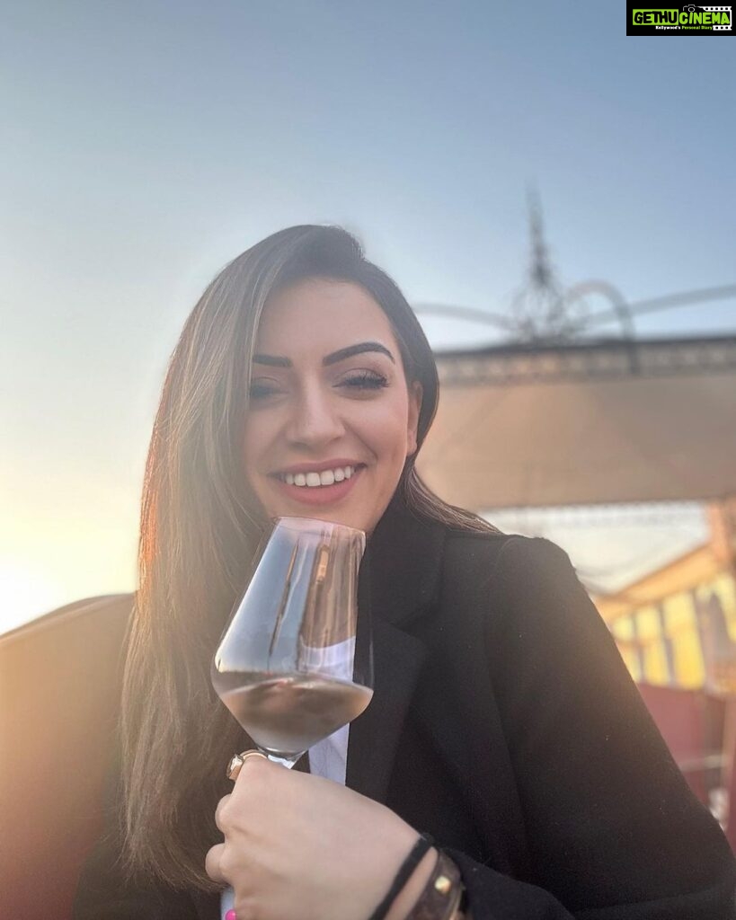 Hansika Motwani Instagram - It’s #Wine o’clock! Porto, Northern Portugal