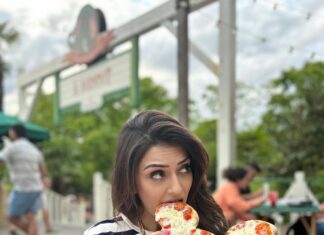 Hansika Motwani Instagram - I'd hate to keep Mickey waiting, so I must go eat now 😬 Disneyland Paris